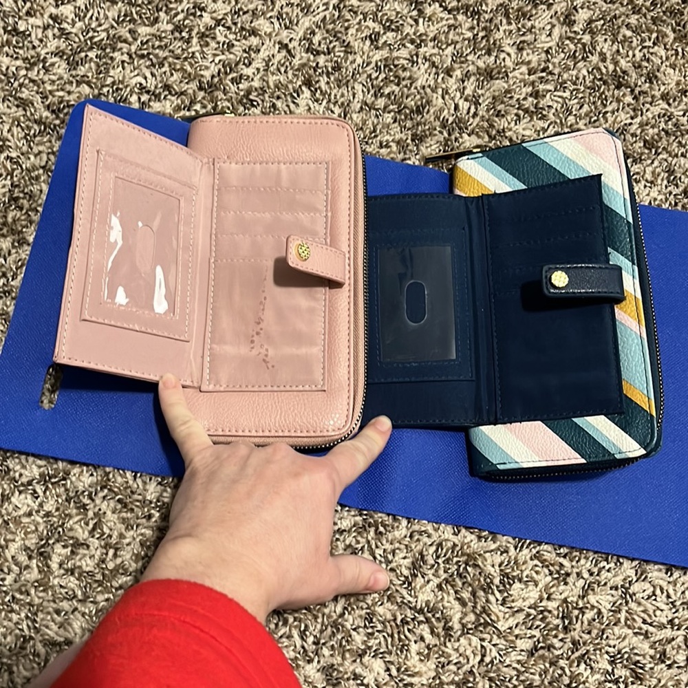 Wallet With Multiple Pockets - image 3